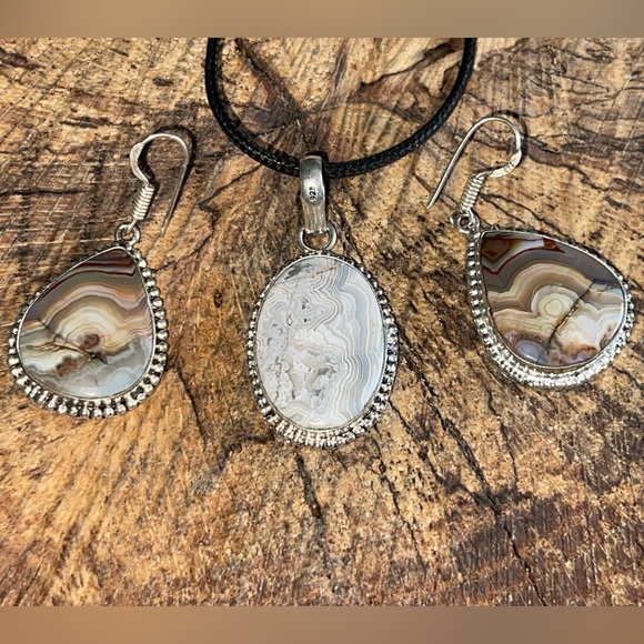 Crazy Lace Agate Pendant & Earrings Set - Picture 3 of 7